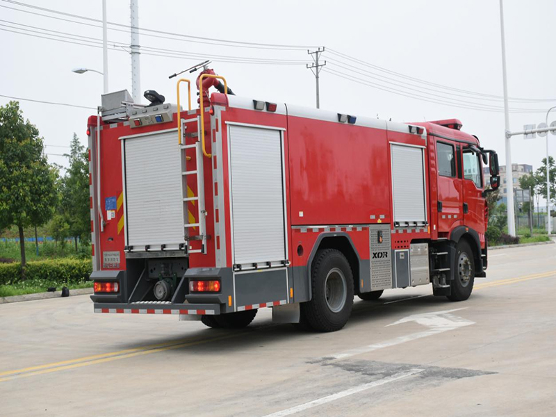 國(guó)六8噸重汽T5G水罐消防車(chē)